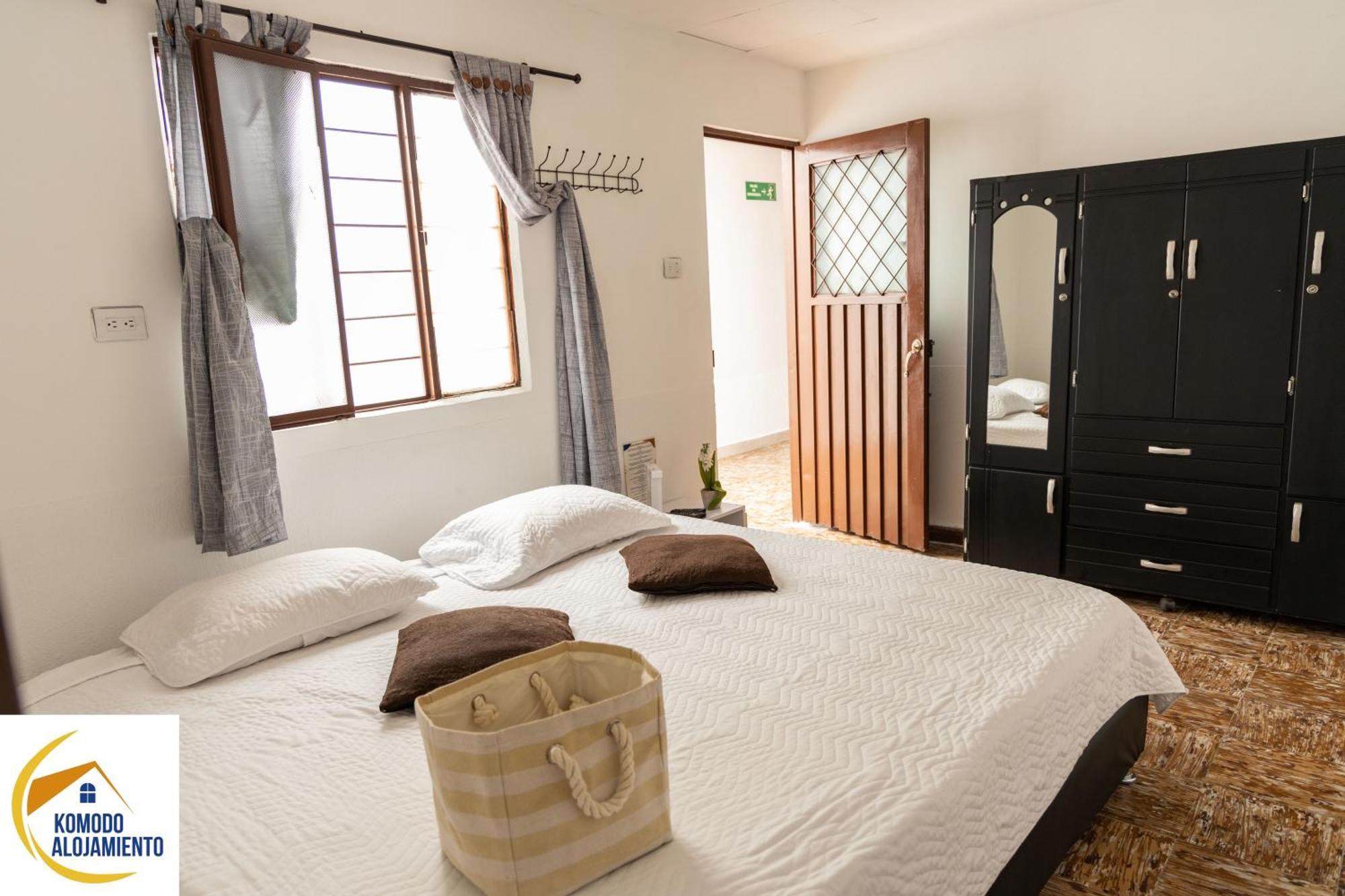 Komodo Alojamiento- Hostal Autoservicio - Ubicado Muy Cerca Al Centro Historico -Habitaciones Con Bano Privado, Wifi , Cama 2X2 Popayán Exterior foto