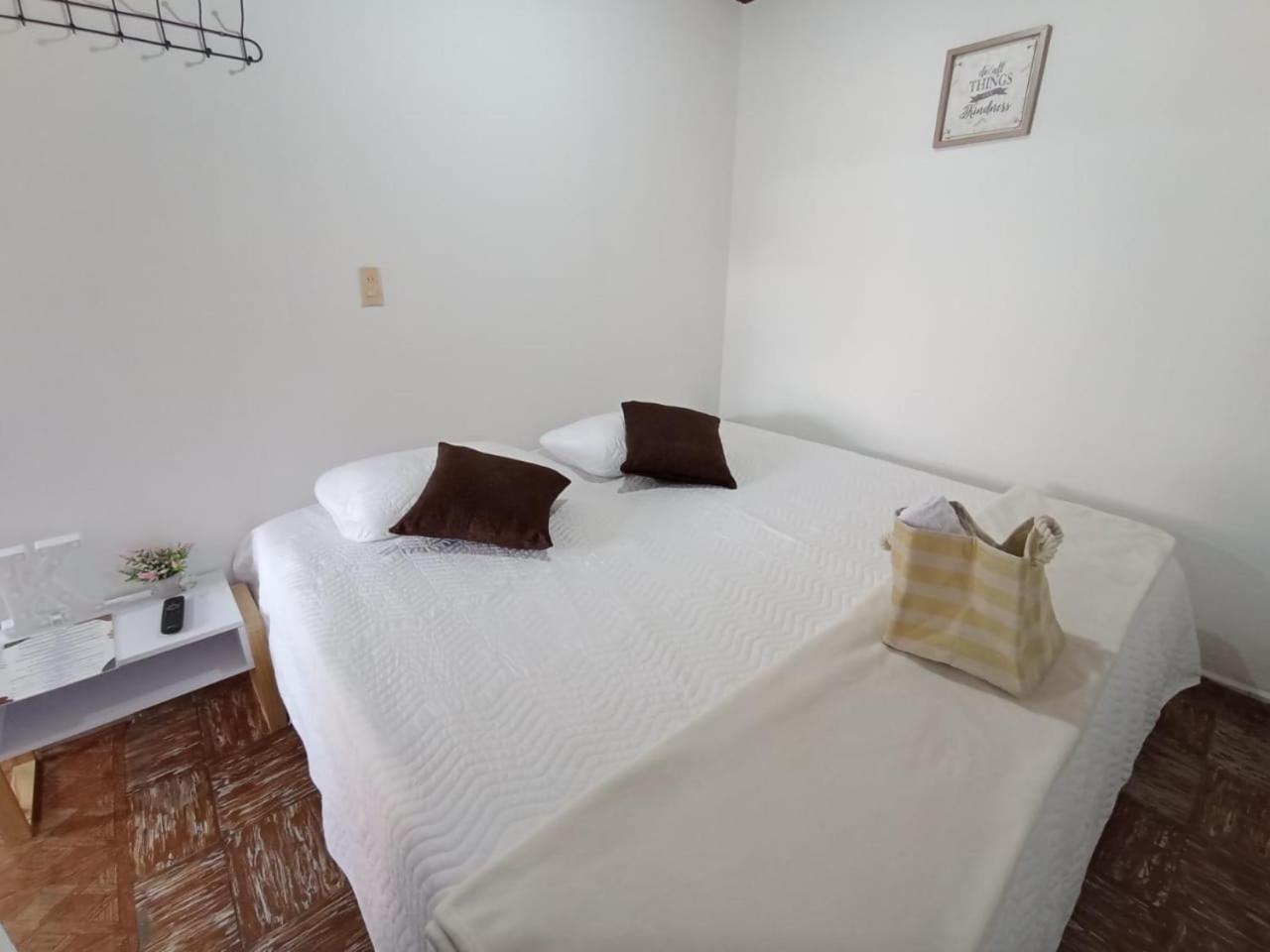 Komodo Alojamiento- Hostal Autoservicio - Ubicado Muy Cerca Al Centro Historico -Habitaciones Con Bano Privado, Wifi , Cama 2X2 Popayán Exterior foto